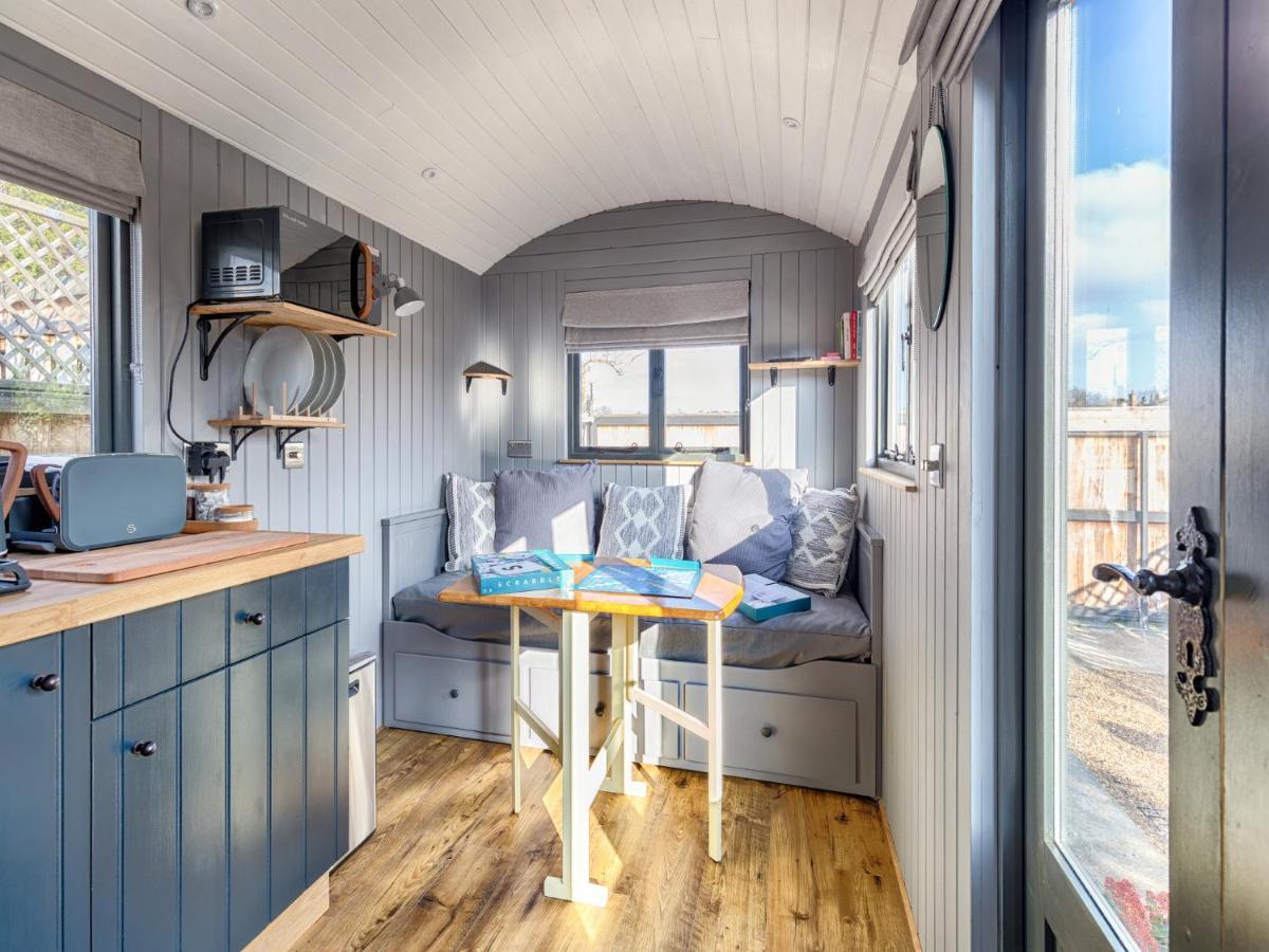 Pass The Keys Whitstable Shepherds Hut Minutes From The Harbour Vila Exterior foto