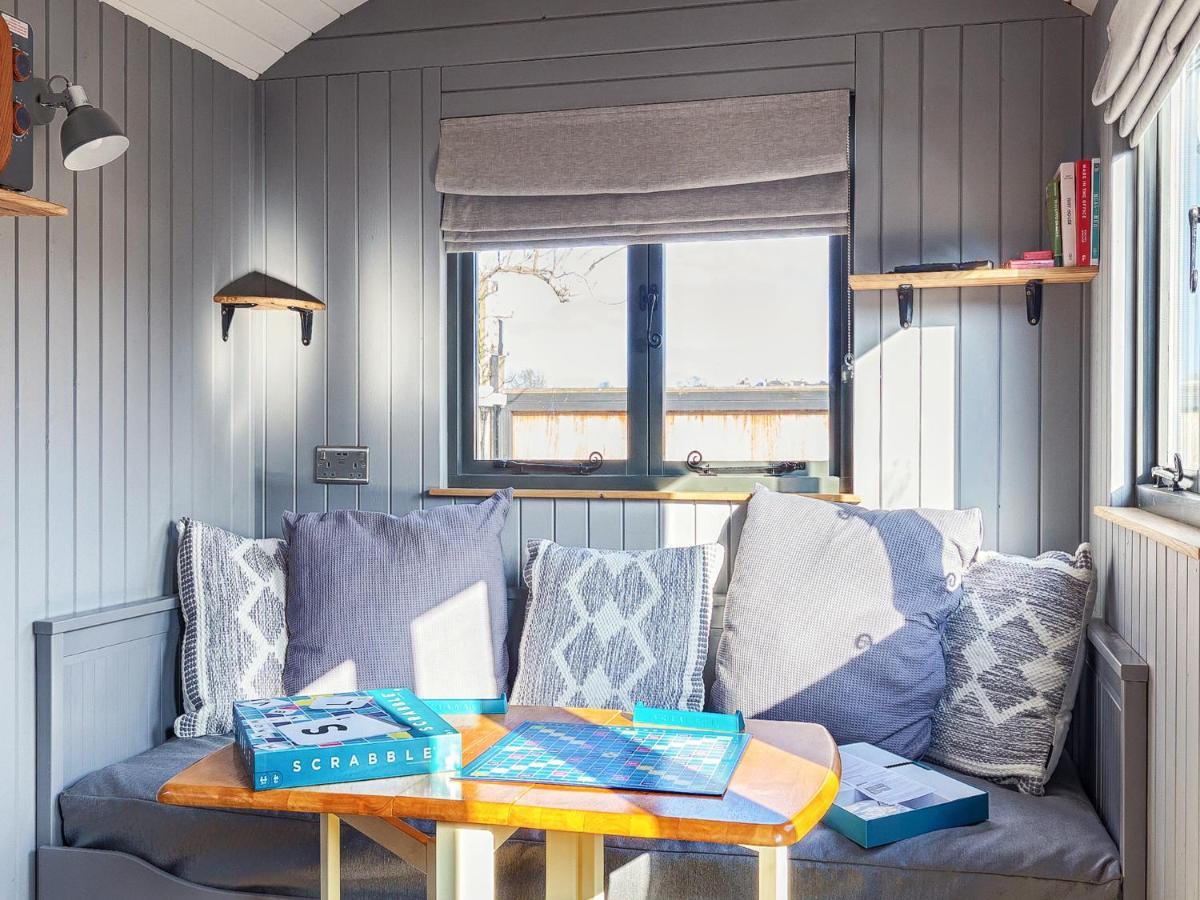 Pass The Keys Whitstable Shepherds Hut Minutes From The Harbour Exterior foto