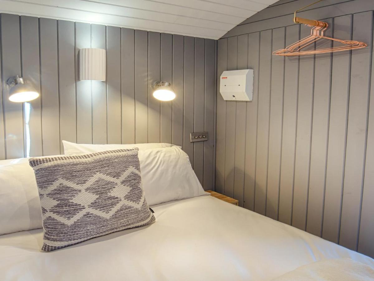 Pass The Keys Whitstable Shepherds Hut Minutes From The Harbour Exterior foto